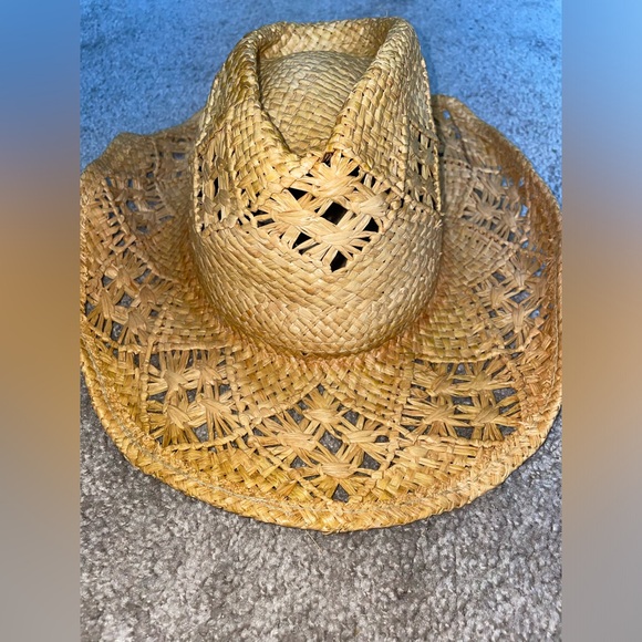 Cowboy/Cowgirl Straw Hat Multilples Sold OS - Picture 2 of 5